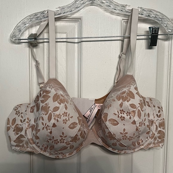 Victoria’s secret lightly lined full coverage 42/c - Picture 1 of 4
